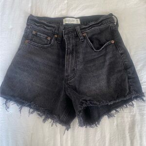 Abercrombie & Fitch “The 90’s Relaxed Cut off Short” High Rise - size 25 (0)